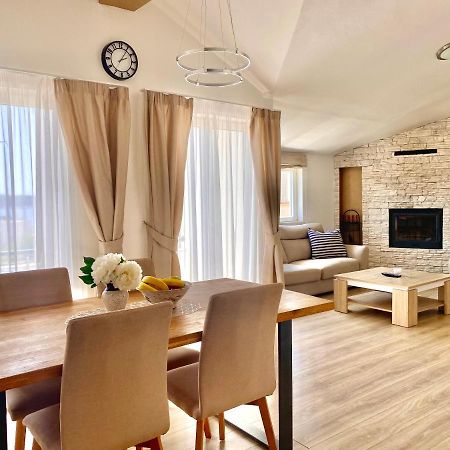 Golden Apartments ザボリッチ エクステリア 写真